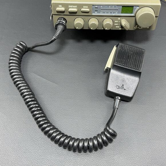 Cobra 41 Plus CB Radio 40 Channel NOAA Weather with Mic and Mount Untested - Picture 3 of 8